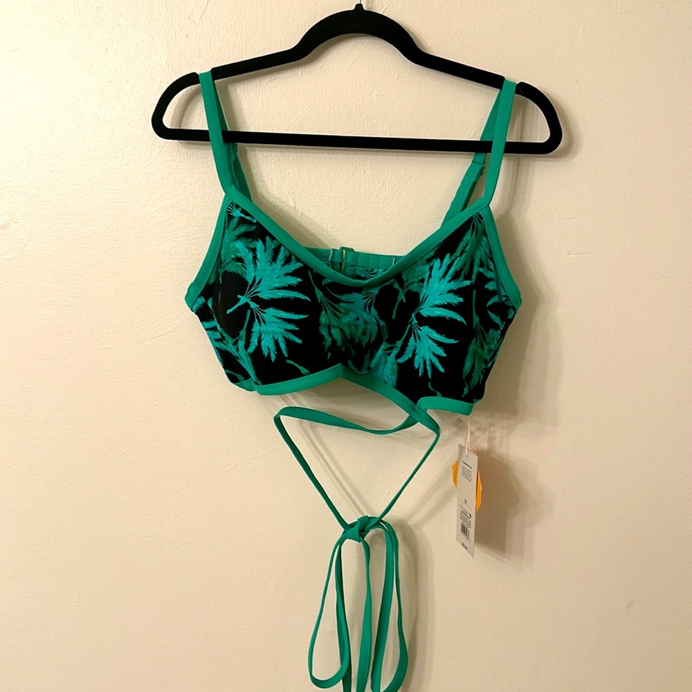 NWT FE Noel Target Designer Collab Swimsuit Top curvy sz 1x